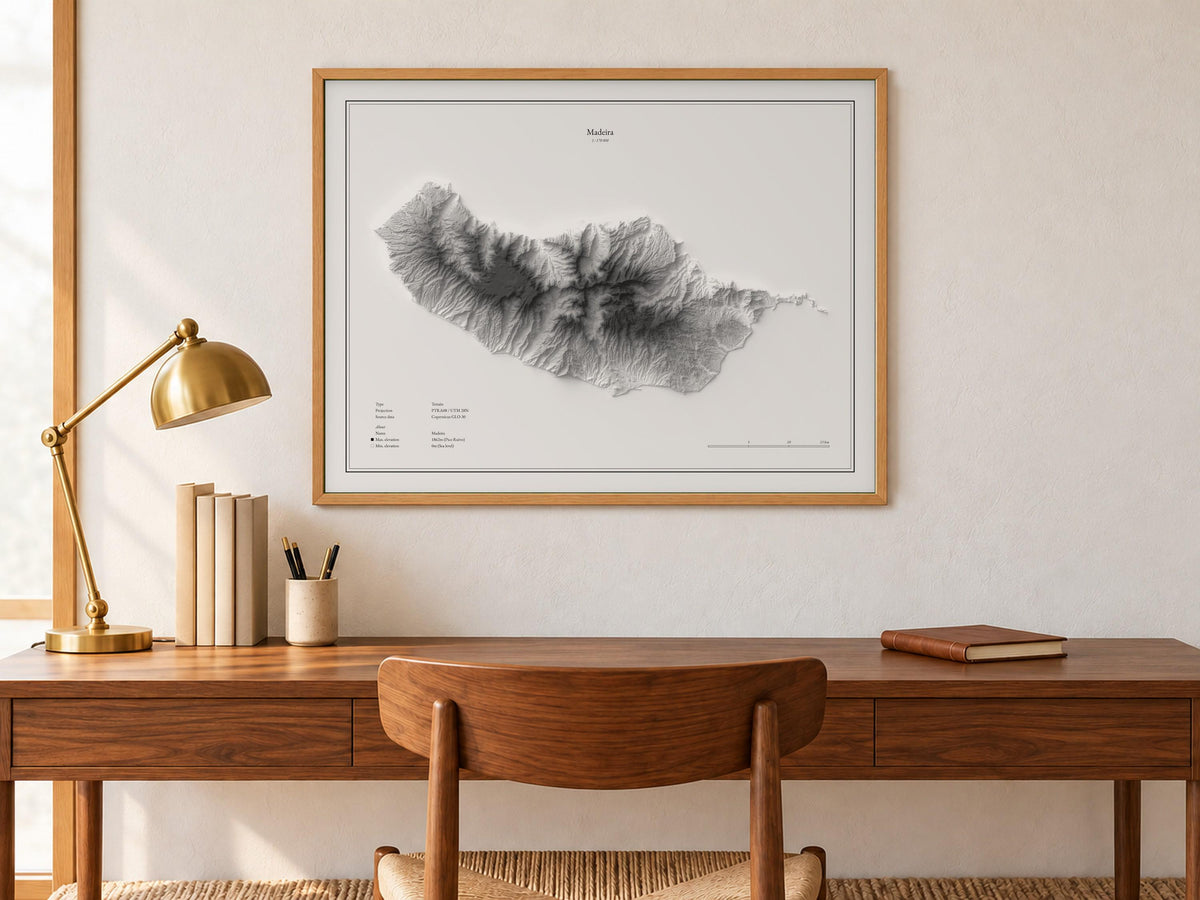 Madeira - Reliefkarte, an der Wand