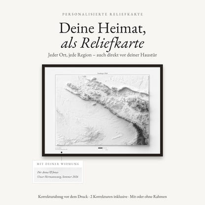 Individuelle Reliefkarte im schwarzen Rahmen mit persönlicher Widmung
